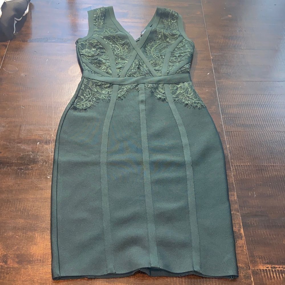 Emprada Dark Green Lace Mini Body con Dress XS